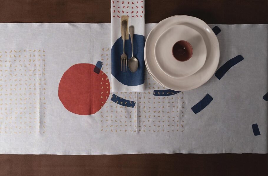 BOJA white table runner + napkins