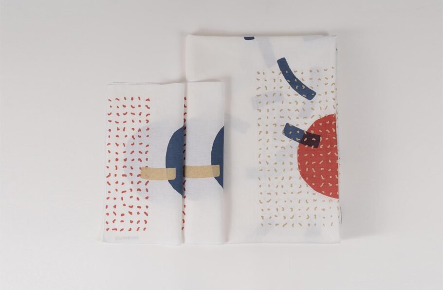 BOJA white tablecloth + napkins - Image 3