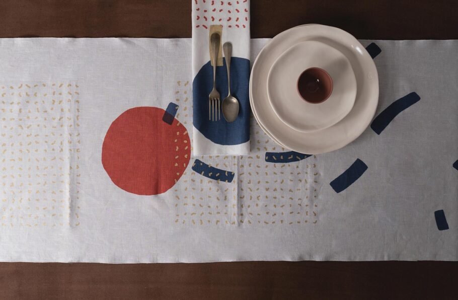 BOJA white table runner
