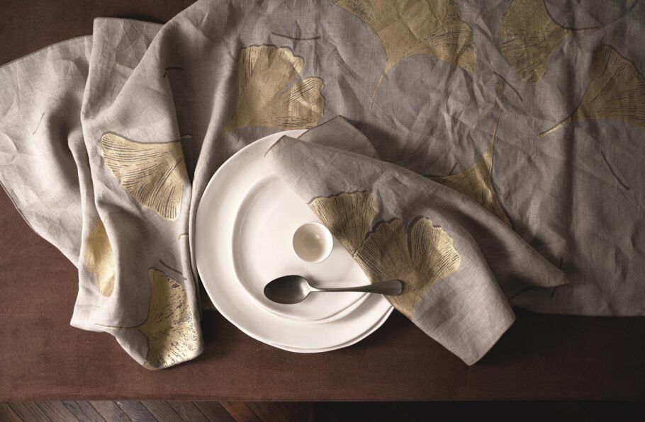 GINKGO beige table runner