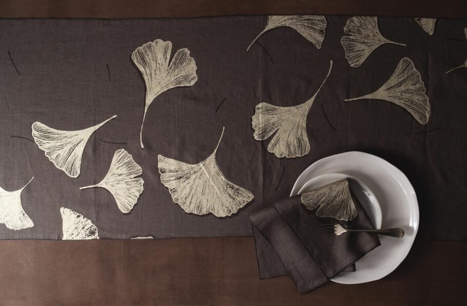 GINKGO taupe table runner + napkins