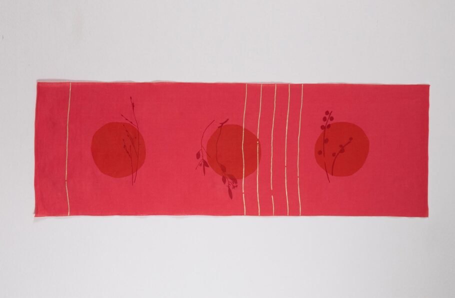 MARA coral table runner + napkins - Image 5
