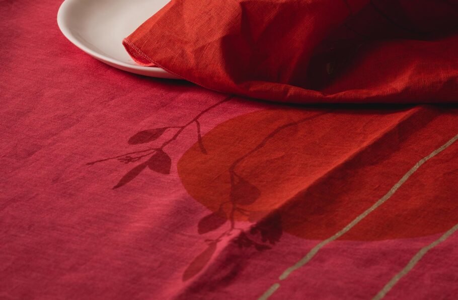 MARA coral table runner - Image 4