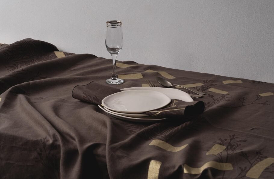 MILA taupe tablecloth - Image 2