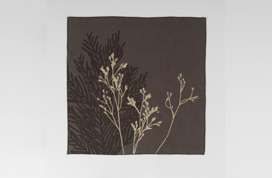 MILA taupe tablecloth + napkins - Image 4